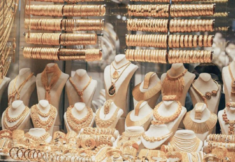 الذهب يسجل أكبر انخفاض منذ 3 سنوات وسط تواضع الطلب