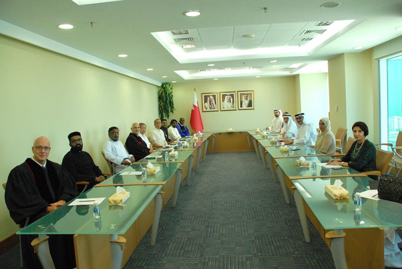وزير التنمية الاجتماعية يستقبل القس هاني عزيز وعدد من القساوسة