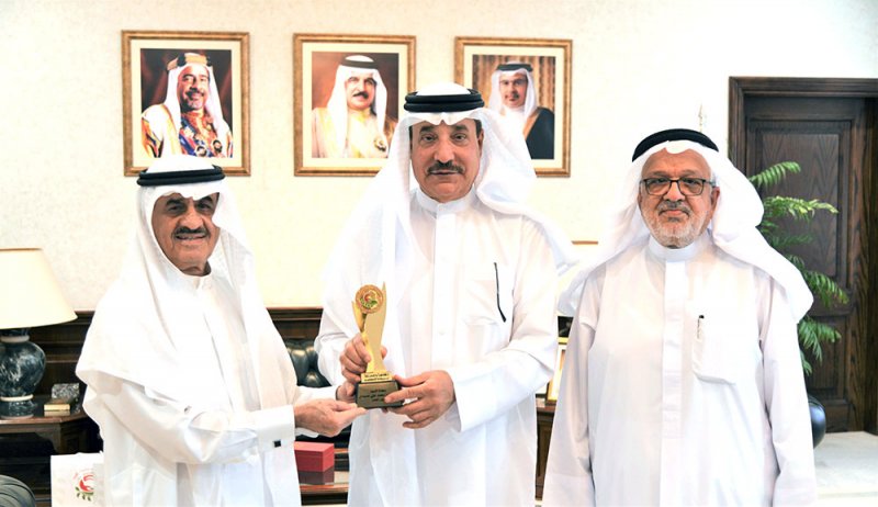 حميدان يلتقي رئيس مجلس إدارة جمعية البحرين لرعاية الوالدين
