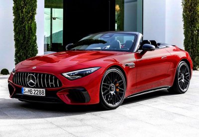 مرسيدس مستمرة في تقديم محركات V8