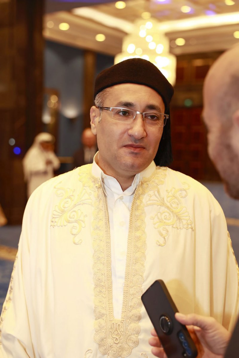طبيب “صدرية” ليبي عالج ألف مريض بلا مقابل