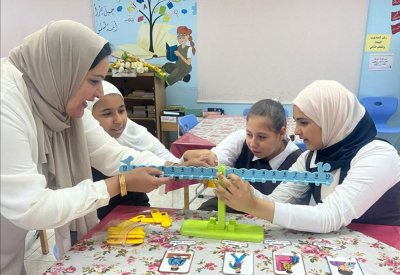 "شوق" وجدت كل الحب والدعم من معلماتها وزميلاتها