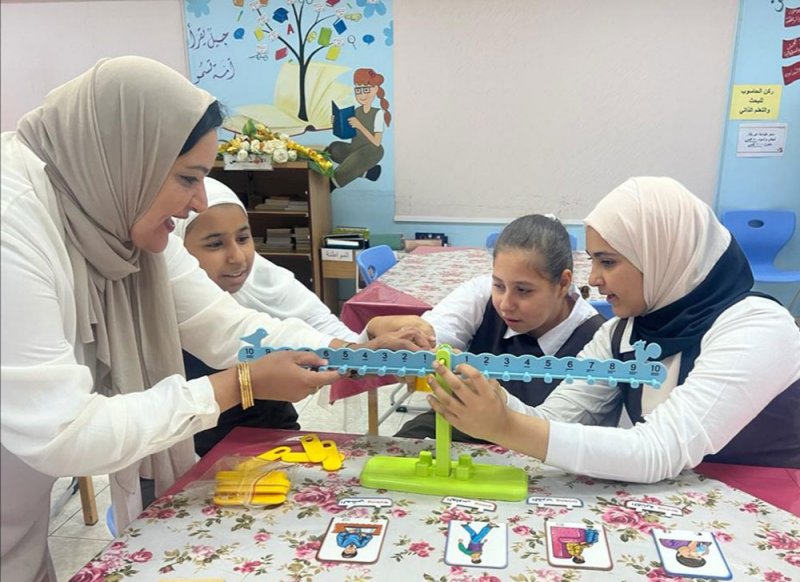 "شوق" وجدت كل الحب والدعم من معلماتها وزميلاتها