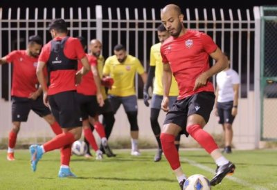 "الأحمر" يواصل تدريباته المحلية