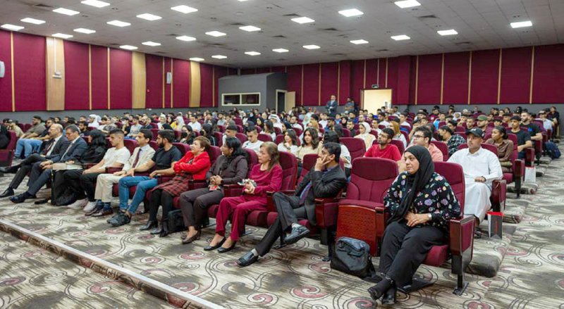 جامعة البحرين للتكنولوجيا.. تنظم اليوم التعريفي للترحيب بالطلبة الجدد