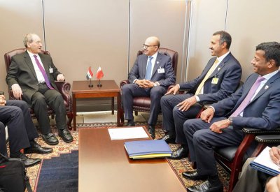 وزير الخارجية يجتمع مع وزير الخارجية والمغتربين السوري