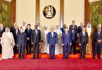 وزير شؤون الإعلام ينقل تحيات جلالة الملك المعظم وسمو ولي العهد رئيس مجلس الوزراء إلى فخامة الرئيس المصري