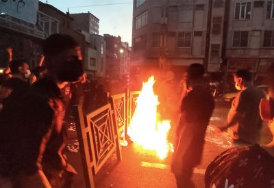 الجيش الإيراني يلحق بالحرس الثوري.. ويعلق على الاحتجاجات
