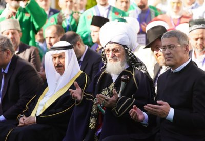 الشيخ عبدالرحمن بن محمد يشارك في احتفالات باشكورتوستان بمرور 11 قرنًا على دخول الإسلام
