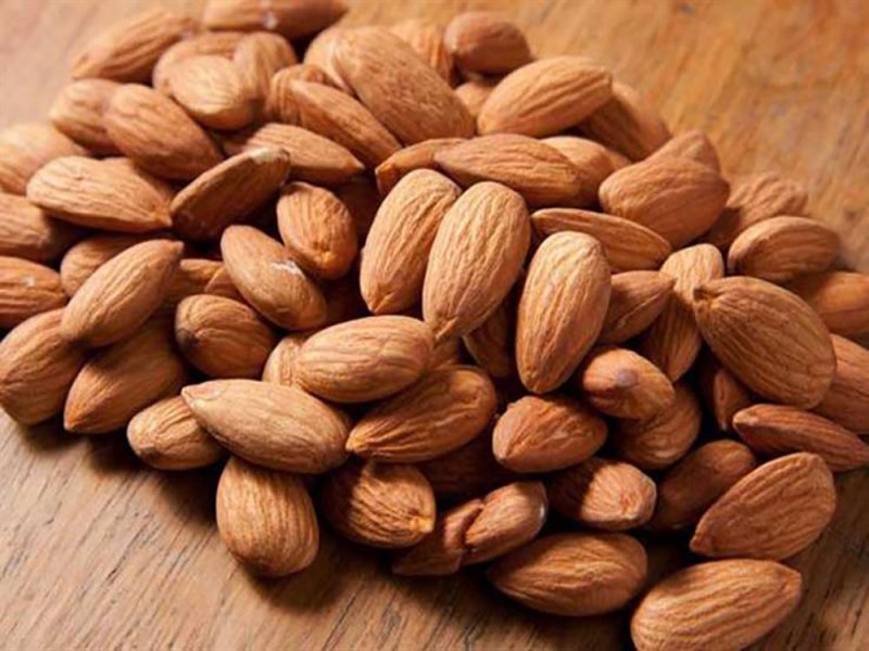 تناول اللوز يوميا يخفض الوزن والكوليسترول