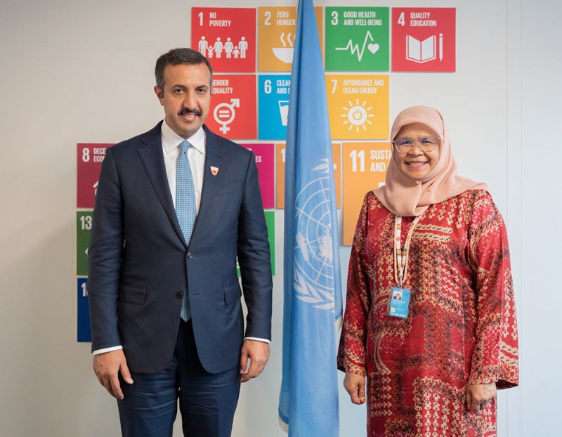 وكيل وزارة الخارجية للشؤون السياسية يجتمع مع المدير التنفيذي لبرنامج الأمم المتحدة للمستوطنات البشرية