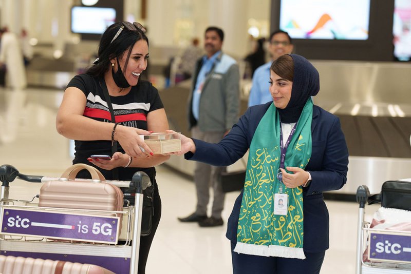بالصور: مطار البحرين الدولي يحتفي باليوم الوطني السعودي الـ92