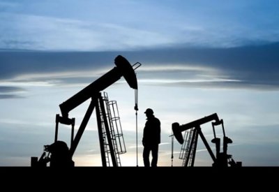 النفط يرتفع من ادنى مستوياته في ثمانية اشهر