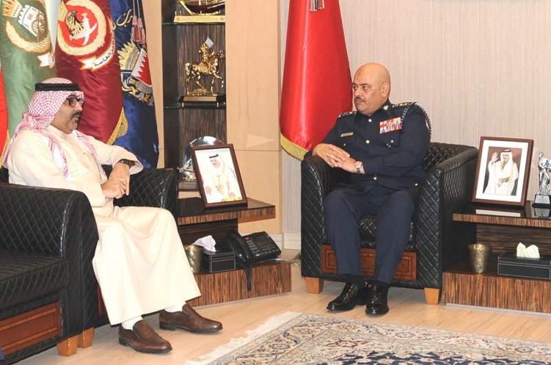 رئيس الأمن العام يشيد بالخدمات التربوية والتعليمية خلال لقائه مع المدير العام لشؤون المدارس