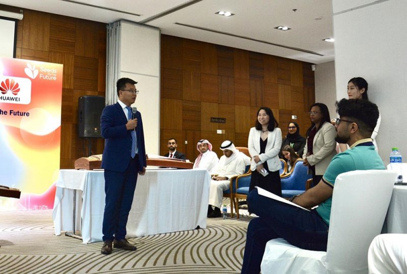 معهد كونفوشيوس جامعة البحرين يعقد محاضرة ثقافية صينية مع "برنامج بذور من أجل المستقبل"