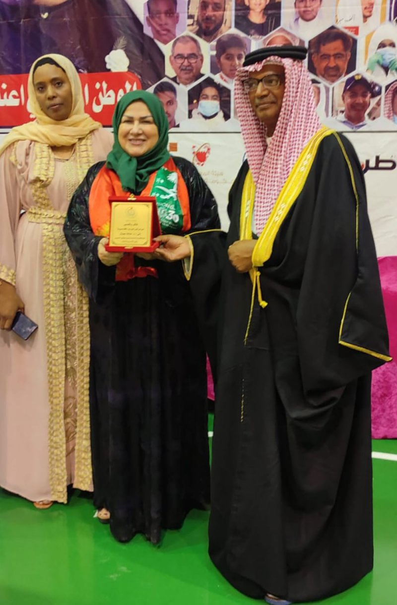 نادي شباب القادسية يكرم جمعية عطاء للمسؤولية الإجتماعية للأفراد بمناسبة اليوم الوطني السعودية