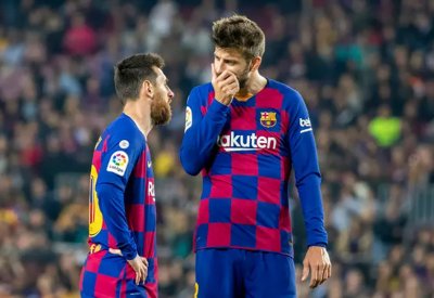 ميسي يقرر ترك باريس.. وبيكيه يقف ضد عودته إلى برشلونة