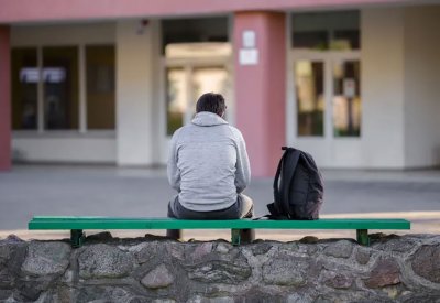 أسوأ من التدخين.. الوحدة والتعاسة يسرّعان الشيخوخة!
