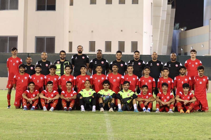 أحمر الناشئين يغادر إلى مسقط