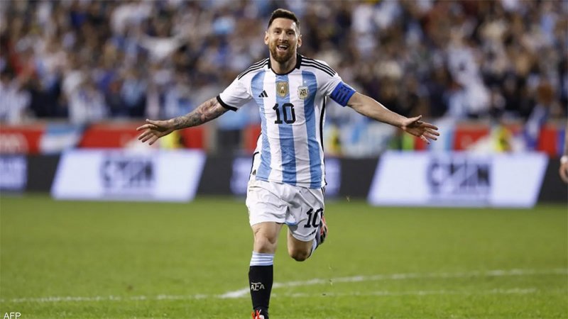 "إنجاز كبير" لميسي يقرب الأرجنتين من رقم إيطاليا