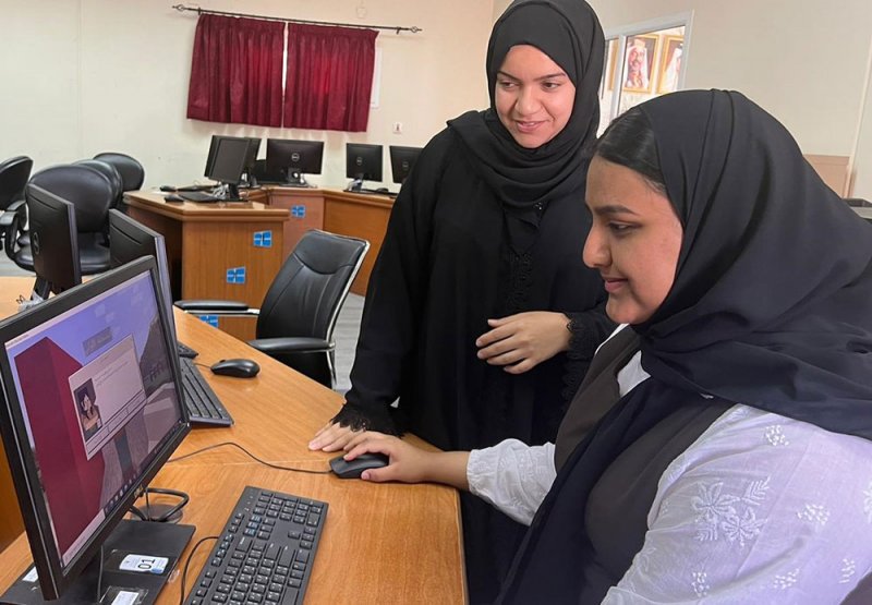 المعلمة زهراء تقدم دروس الهندسة بأسلوب رقمي جاذب