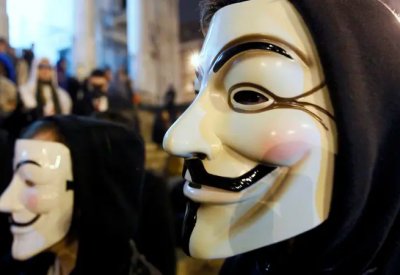 ضربت بعنف المحتجين.. قراصنة يخترقون موقع الشرطة بإيران