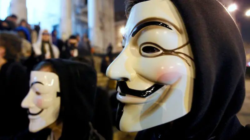 ضربت بعنف المحتجين.. قراصنة يخترقون موقع الشرطة بإيران