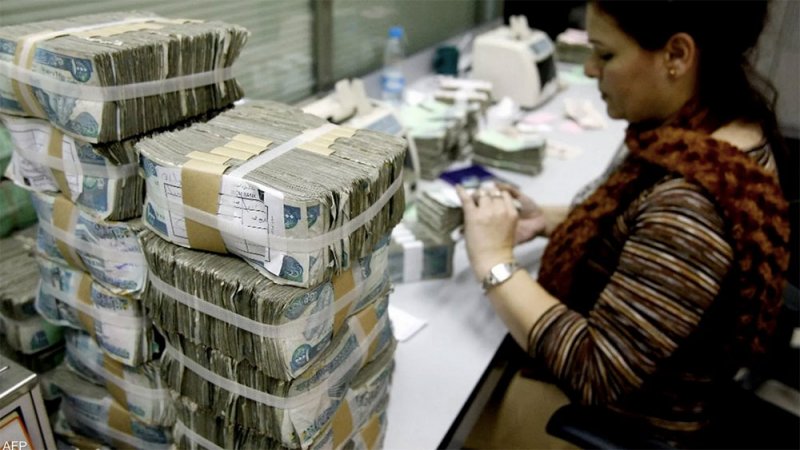 لبنان يعلن عن تأجيل مبطّن لتعديل سعر صرف الدولار
