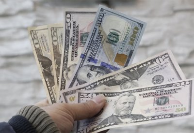 عملات العالم تتهاوى أمام جموح الدولار