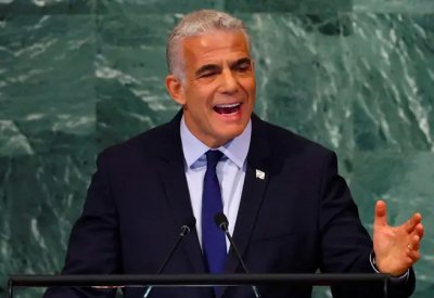 لابيد: اتفاق الحدود البحرية مع لبنان سيحد من نفوذ حزب الله