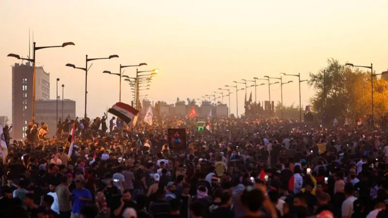 العراق.. الأمن يفتح الطرقات بعد انسحاب المتظاهرين