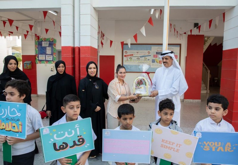 النعيمي يلتقي عددًا من طلبة التوحد الذين سينتقلون للصفوف العادية