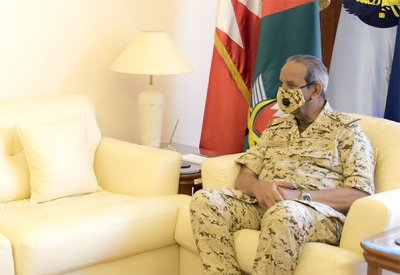 القائد العام لقوة دفاع البحرين يستقبل محافظ المحرق