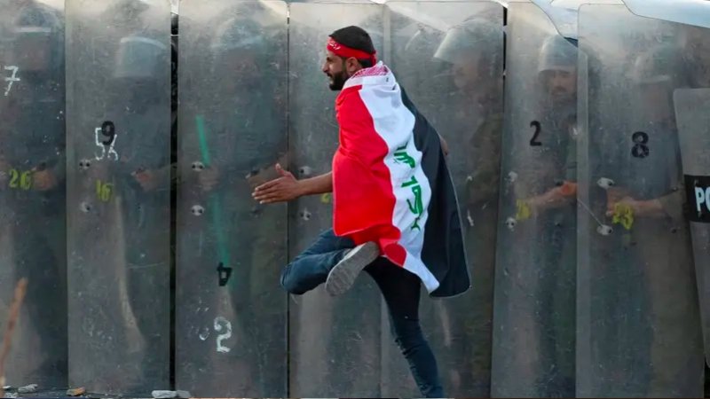 الهدوء يعود للبصرة.. وحظر تجوال في ذي قار جنوب العراق