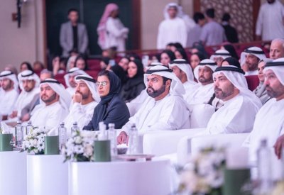 ولي عهد الفجيرة يشهد انطلاق مهرجان البدر ويتوّج الفائزين بجائزة "في حب النور المبين"