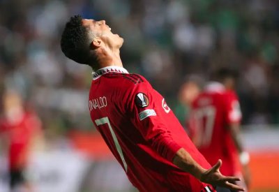 "لا أحد يريده".. مانشستر يونايتد واثق من بقاء رونالدو