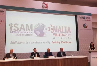 مدير عام المباحث والأدلة الجنائية يُشارك في أعمال المؤتمر الدولي (24) لطب الإدمان