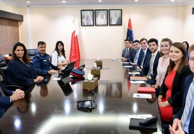 مساعد رئيس الأمن العام لشؤون العمليات والتدريب يستقبل وفداً من موظفي مجلس الشيوخ الأمريكي