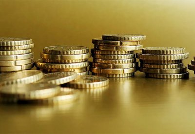 عثرا على كنز بالصدفة.. عملات ذهبية بآلاف الدولارات