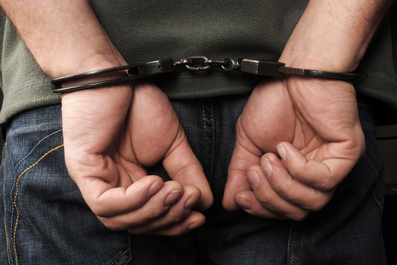 القبض على آسيوي سارق حاول الهروب خارج البلاد
