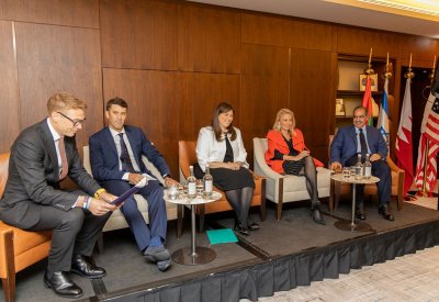 سفير البحرين لدى المملكة المتحدة يشارك في احتفال الذكرى السنوية الثانية للاتفاقيات الإبراهيمية