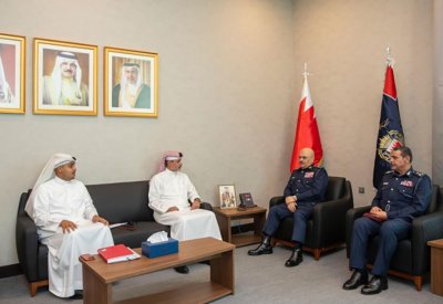 رئيس الأمن العام يستقبل الرئيس التنفيذي لحلبة البحرين الدولية‎‎