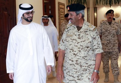 القائد العام لقوة دفاع البحرين يستقبل سفير دولة الإمارات العربية لدى مملكة البحرين