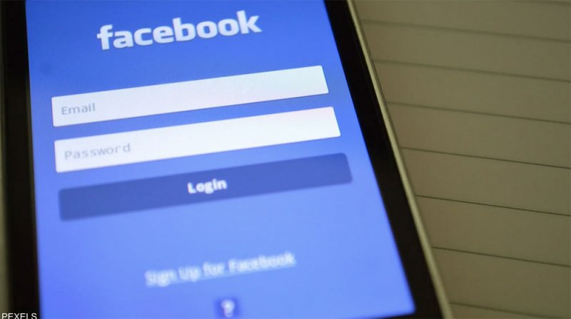 أزمة فيسبوك.. مشاهير يفقدون ملايين المتابعين في يوم