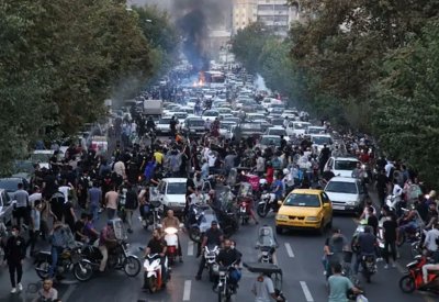 من الأهواز.. دعوات للانضمام إلى التظاهرات العامة بإيران
