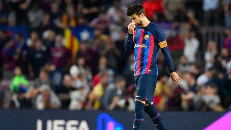 برشلونة يعمل على طرد بيكيه