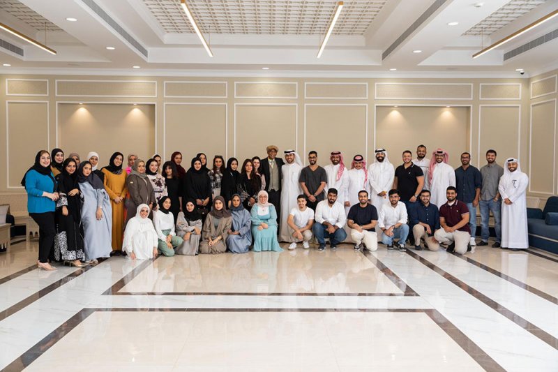 د. محمد السيد لخريجي الاعلام من جامعة البحرين: رحلتكم مع الابداع لم تنتهِ بعد.
