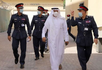وكيل الجوازات يتفقد أوضاع مخالفي الاقامة في مركز الإبعاد ويؤكد على زيادة الطاقة الاستيعابية