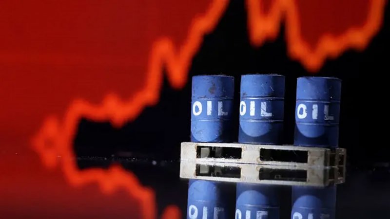 أسعار النفط تهبط أكثر من 6% في أسبوع مع "تفاقم" مخاوف الركود
