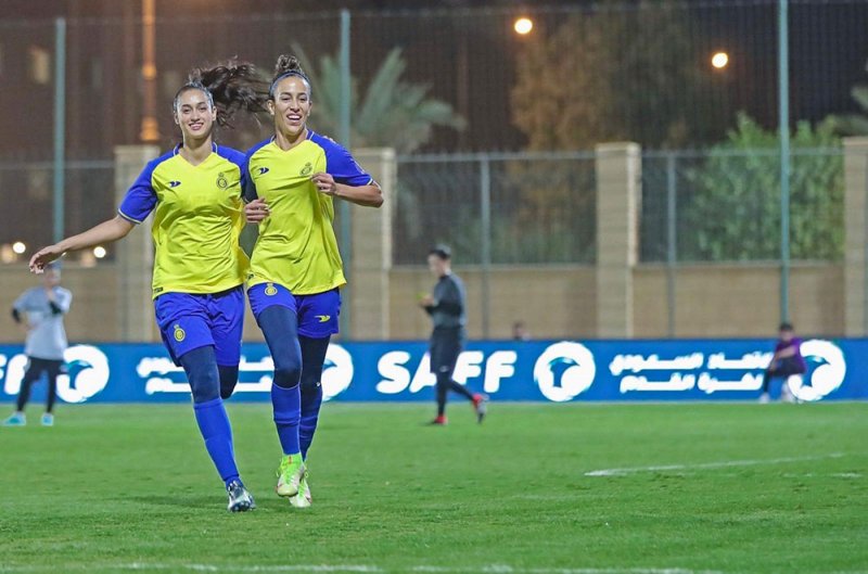 احتراف العيسى وفايز في النصر السعودي تجسيد لتطور الكرة النسائية البحرينية